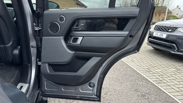 Land Rover Range Rover 2.0 P400e Westminster Black 4dr Auto Estate